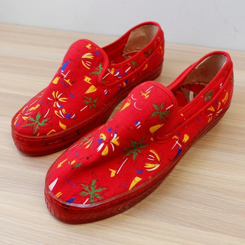 VINTAGE 80s Tropical Canvas Slip On Shoes Mens 6 M Red Boat Loafer Vacation 241